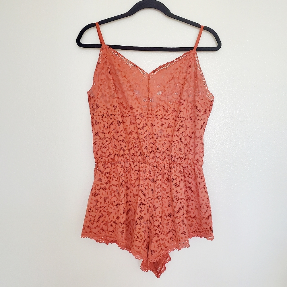 VS lace romper